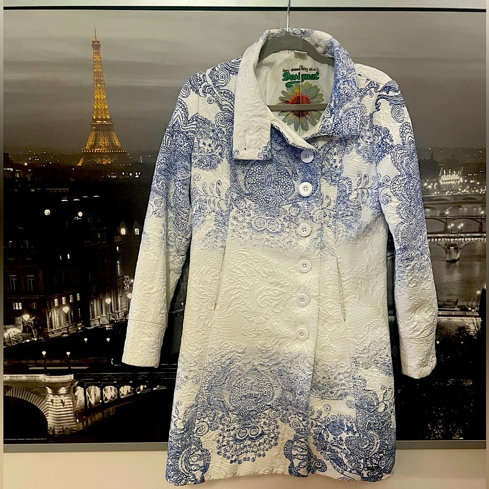 ✨DESIGUAL✨ Ombré embroidered Peacoat - size 40